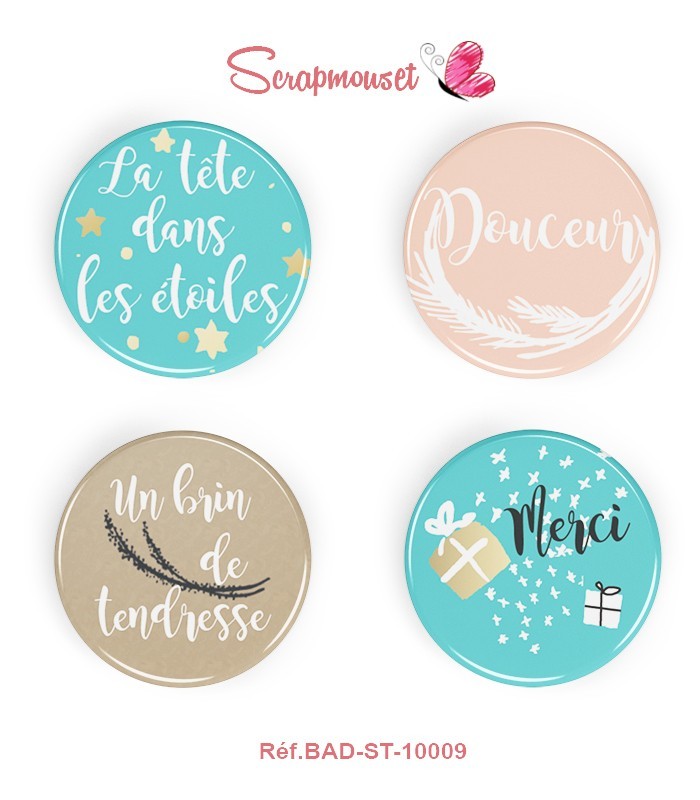 Lot 4 badges 25 mm "La tête dans les étoiles" SCRAPMOUSET