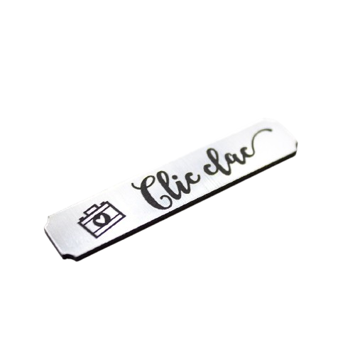 Etiquette clic clac en Acrylique couleur argent brossé