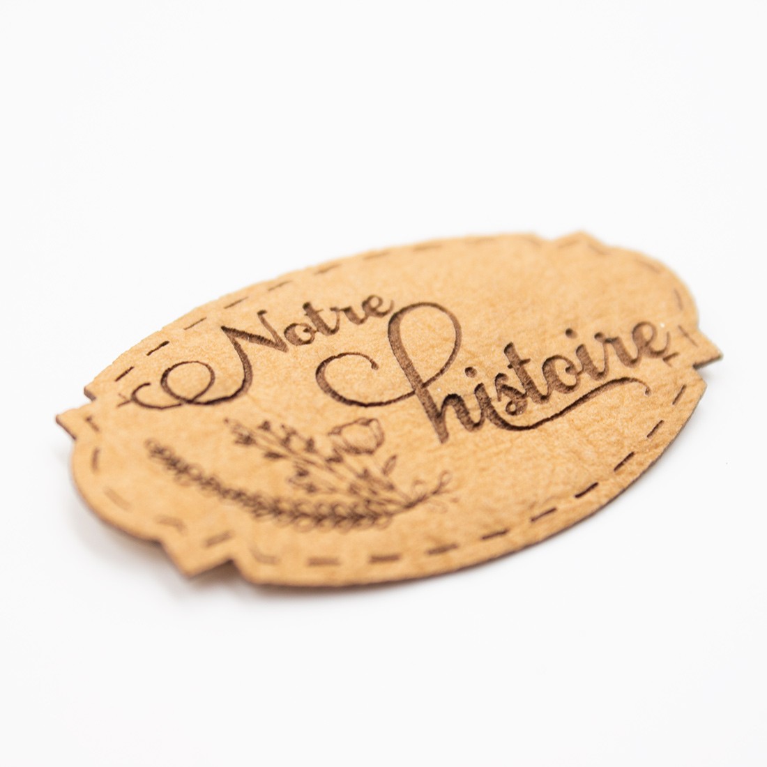 Etiquette Notre histoire aspect cuir SCRAPMOUSET