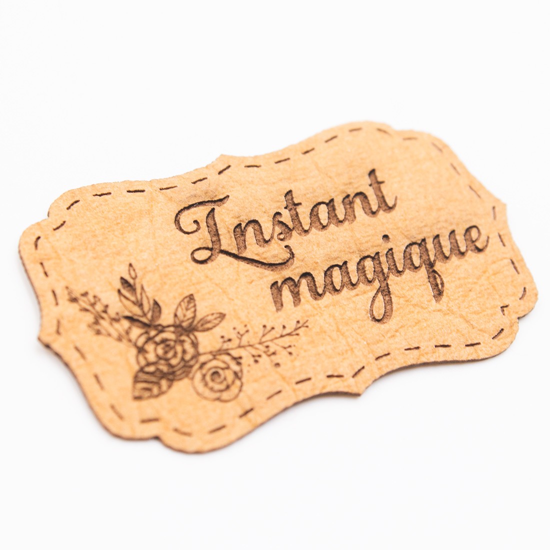 Etiquette Instant magique aspect cuir SCRAPMOUSET