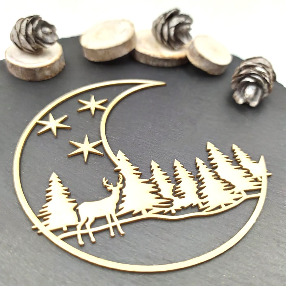 Chipboard cadre lune avec paysage de Noël en carton bois SCRAPMOUSET