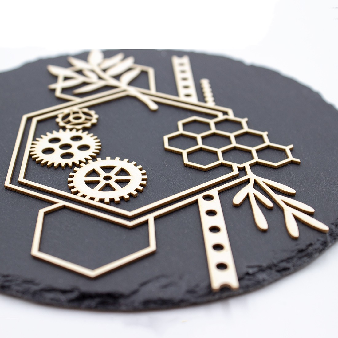 Chipboard Edely constitué de losanges, d'engrenages, de feuillages en carton bois SCRAPMOUSET