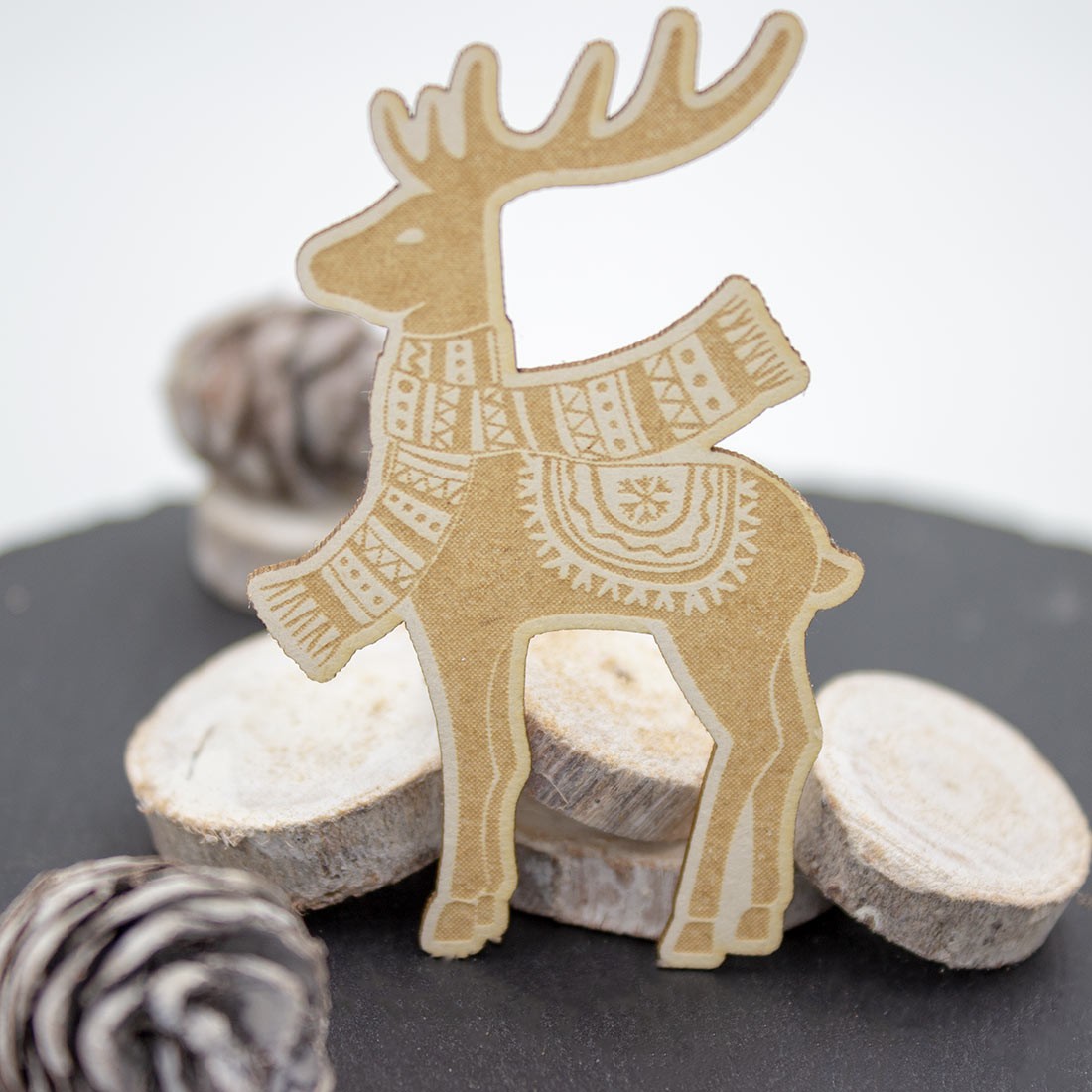Chipboard cerf avec écharpe en carton bois SCRAPMOUSET