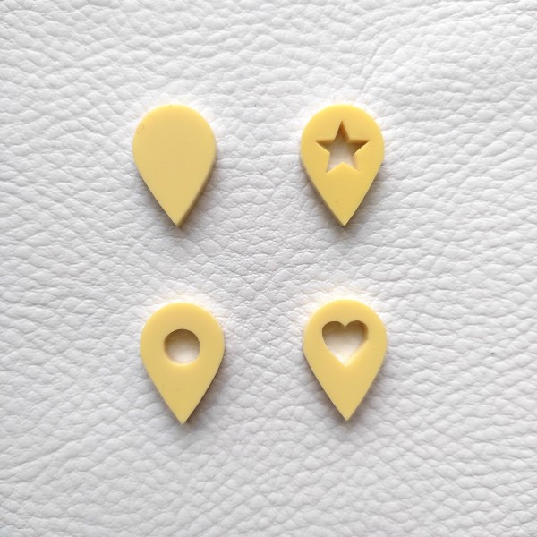 Lot de 4 géotags avec motifs en acrylique couleur jaune pastel SCRAPMOUSET
