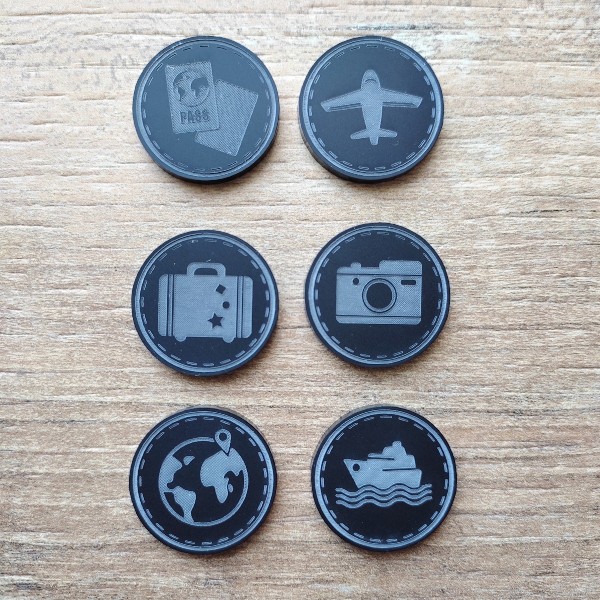 Lot de 6 tags ronds gravés thème voyage acrylique noir mat SCRAPMOUSET