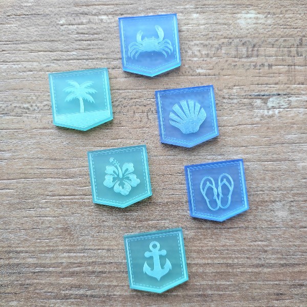 Lot de 6 fanions gravés thème vacances été acrylique caraïbes et bleu givré SCRAPMOUSET