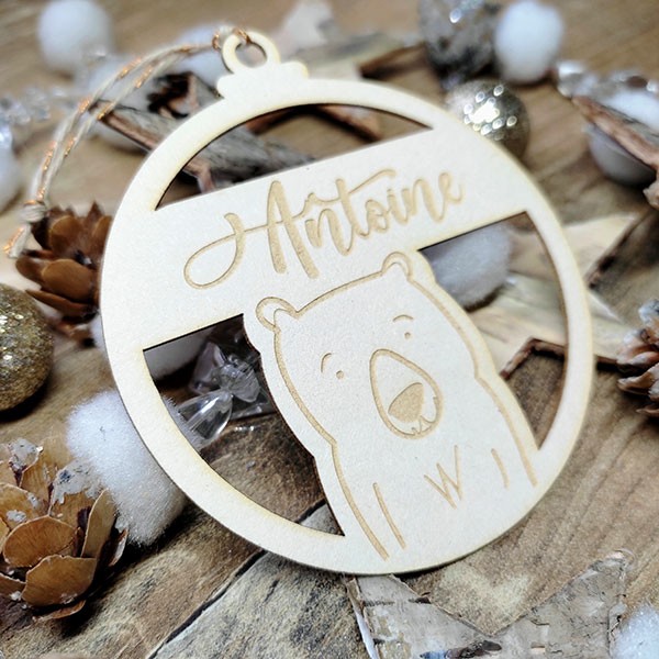 Boule de Noël avec figurine Ours personnalisée avec prénom SCRAPMOUSET