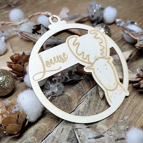 Boule de Noël avec figurine Renne personnalisée avec prénom SCRAPMOUSET