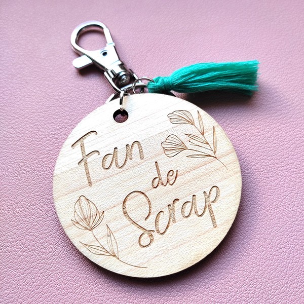 Porte-clés gravé en bois d'érable - Fan de Scrap