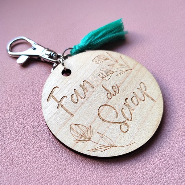Porte-clés gravé en bois d'érable - Fan de Scrap