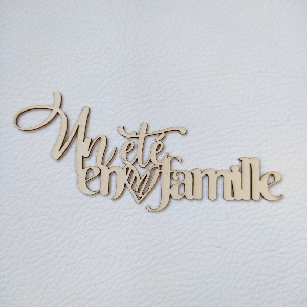 Mot Un été en famille avec petit coeur en carton bois SCRAPMOUSET