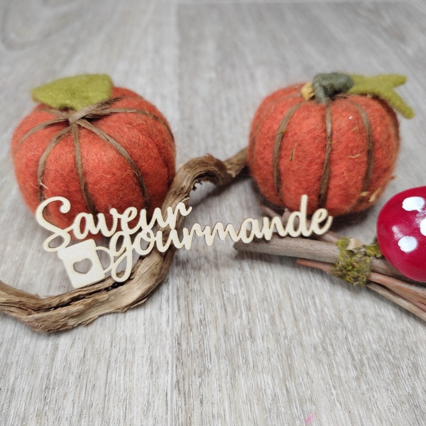 Mot Saveur gourmande avec mug en carton bois SCRAPMOUSET