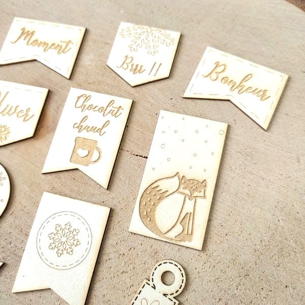 Lot de 9 étiquettes thème hivernal en carton bois SCRAPMOUSET