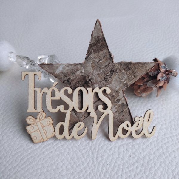 Mot Trésors de Noël avec cadeau en carton bois SCRAPMOUSET