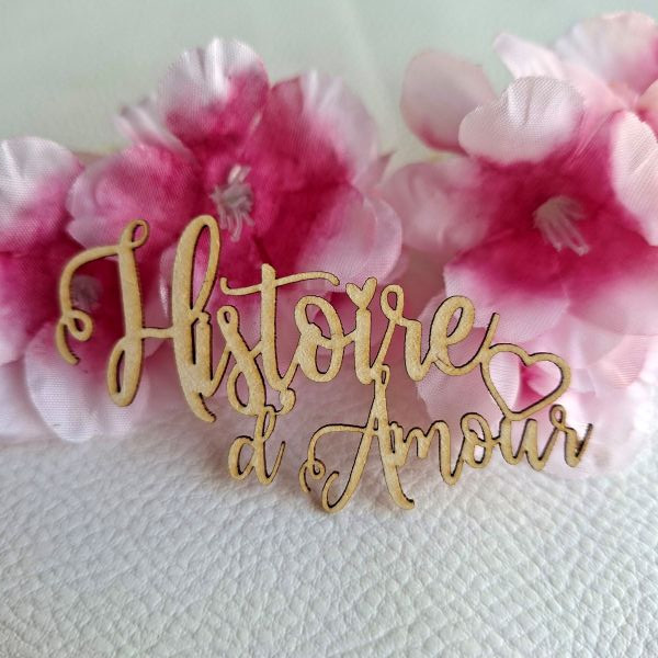 Mot Histoire d'amour (coeur) en carton bois SCRAPMOUSET